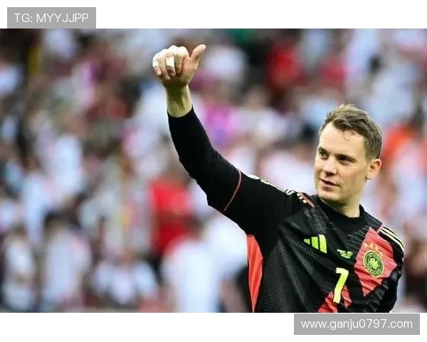 诺伊尔复训亮相出战德比仍存疑